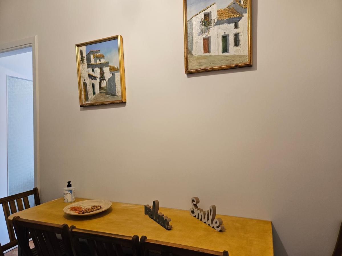 F23 Apartment Athena Bagian luar foto